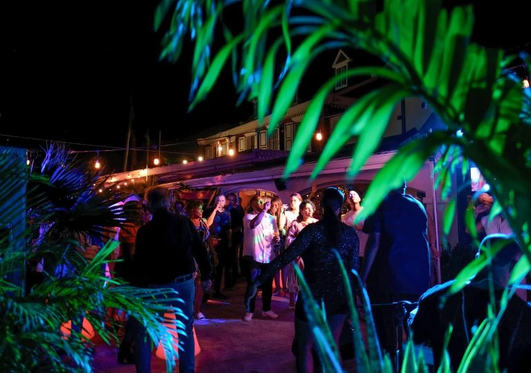 A shared dining experience at Omundo Curaçao